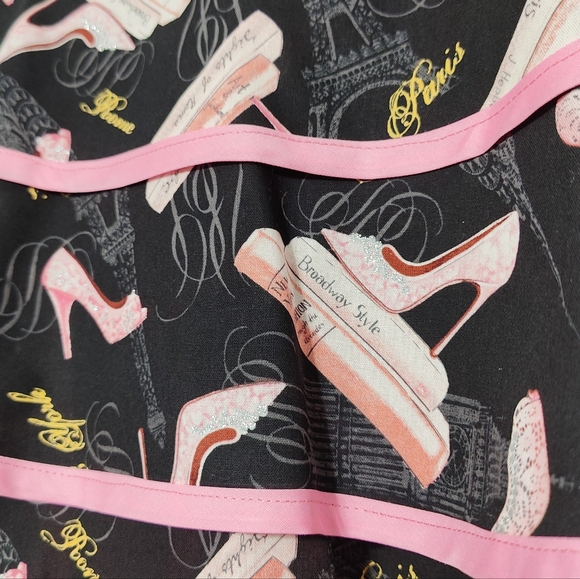 Hand Stitched Half Apron - Vintage by Candy's Aprons - Picture 6 of 8